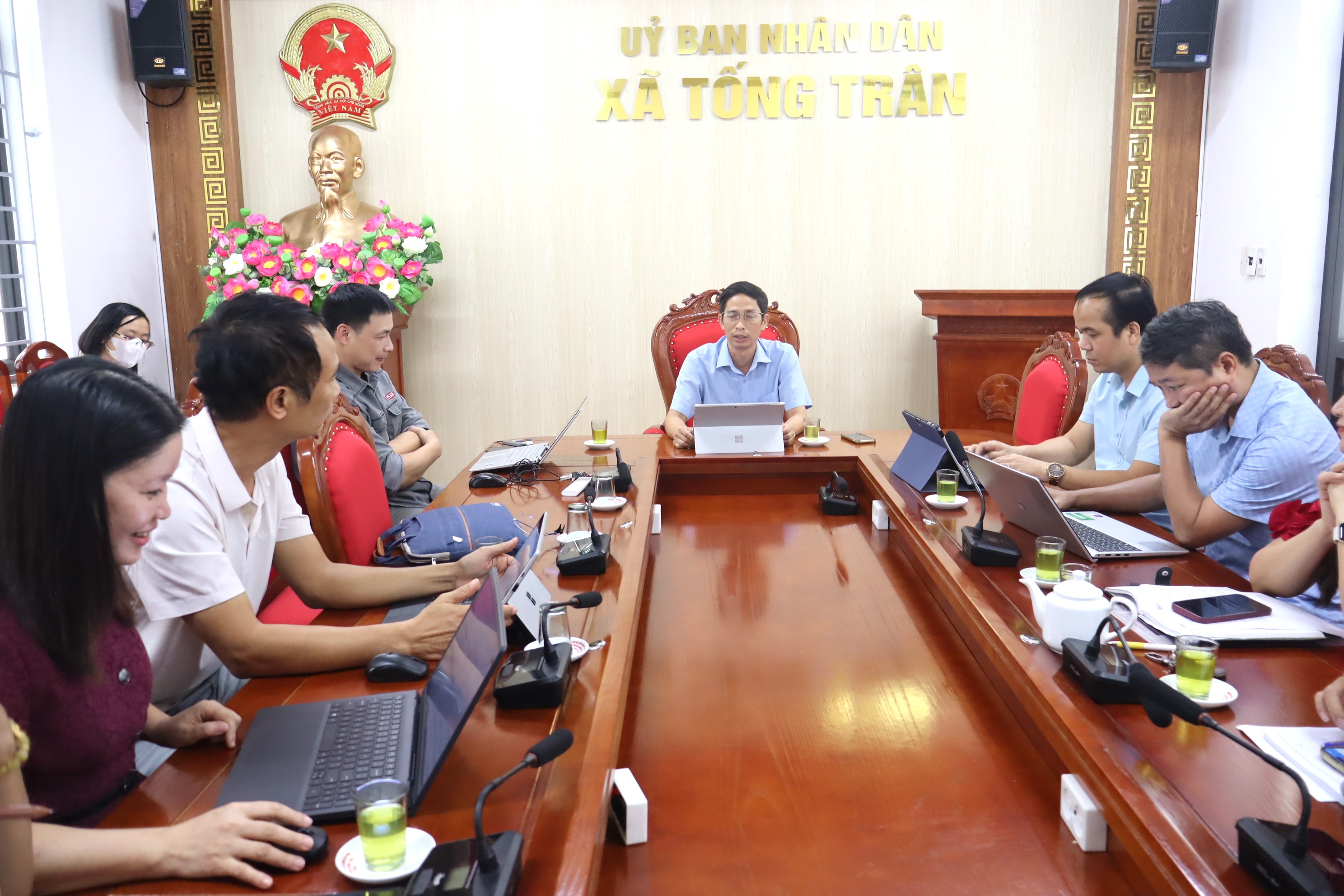 UBND xã Tống Trân tập trung triển khai các nhiệm vụ trọng tâm về quy hoạch, chuyển đổi số và chăm sóc sức khỏe Nhân dân